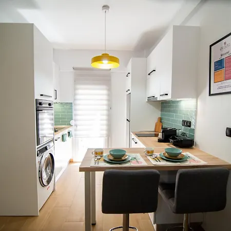 Daire Elcada Apartments-ano Poli