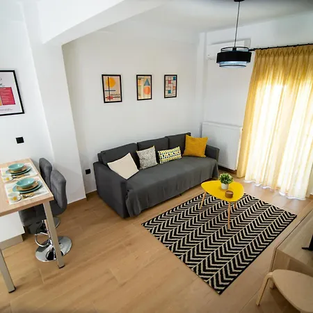 Elcada Apartments-ano Poli