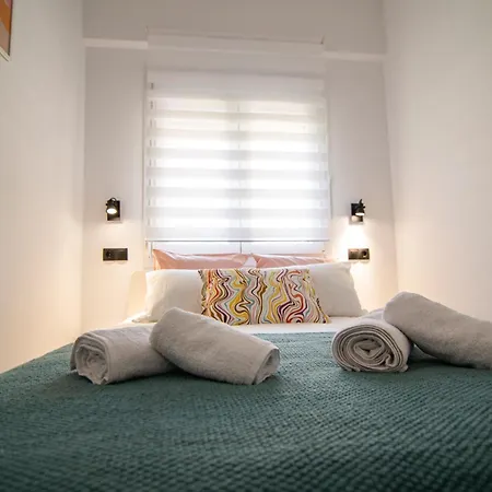 Elcada Apartments-ano Poli